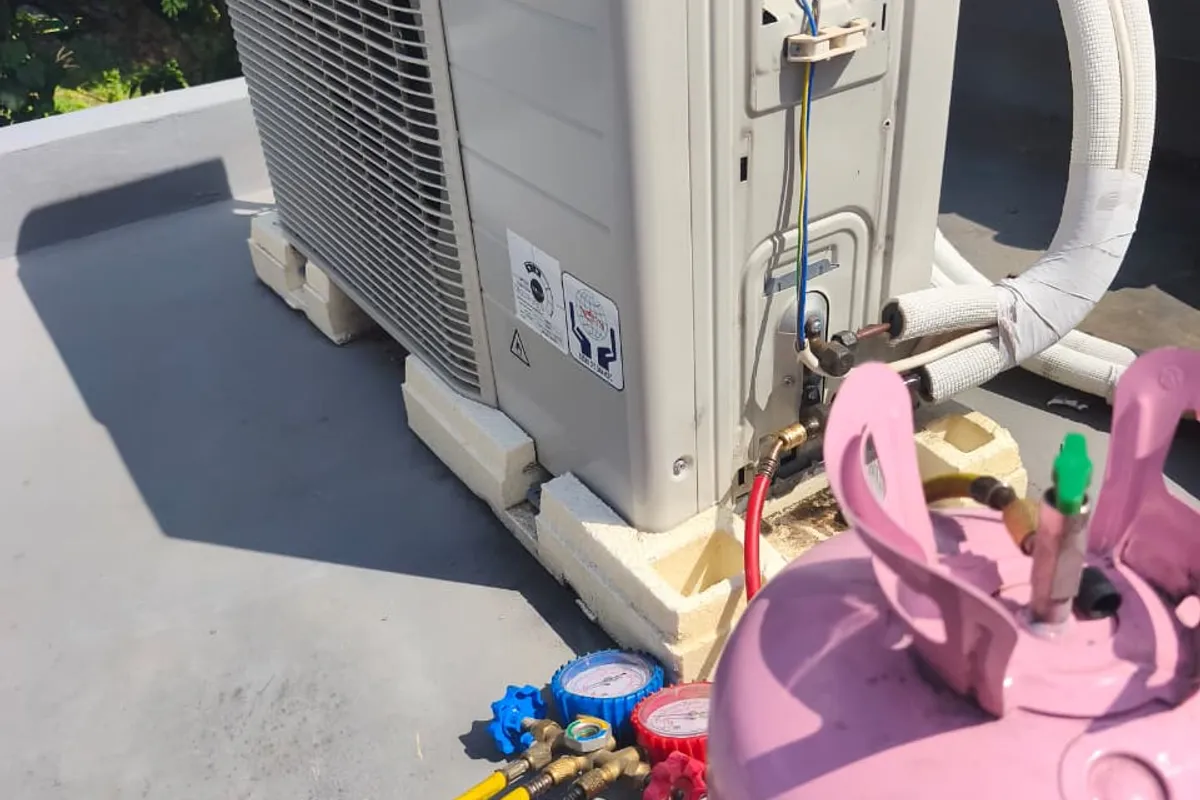 Teknisi profesional AC Jawara Teknik Bali