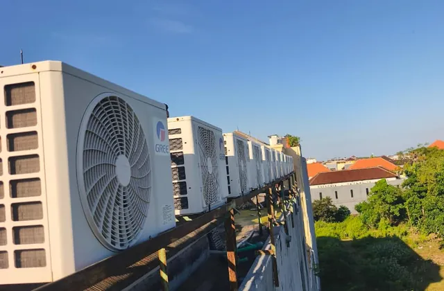 Pengecekan tekanan freon dan kompresor AC panggilan Bali